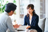 結婚相談員になるには？仕事の内容と開業方法